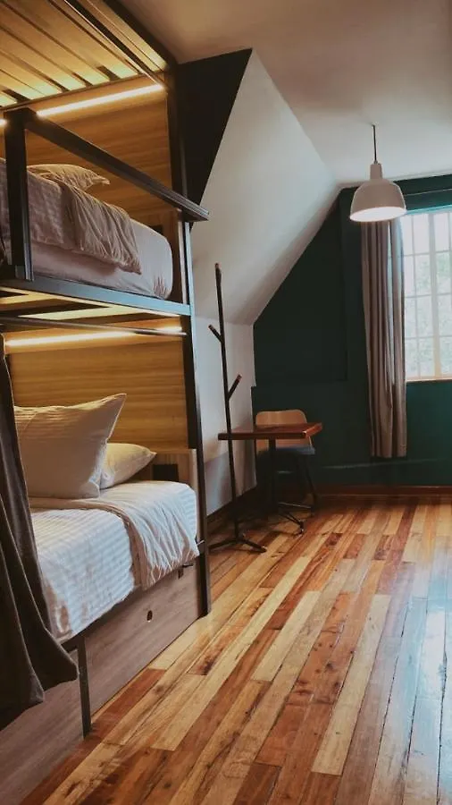 Bendito Hostels Μπογκοτά 4*,
